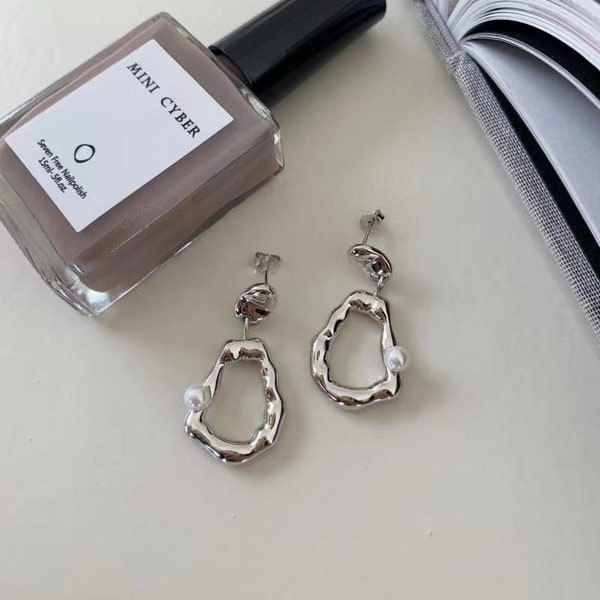 Unique Silver Plated Irregular Ring Earrings - Contemporary Women's Jewelry, Perfect for Adding a Modern & Stylish Touch to Any Look