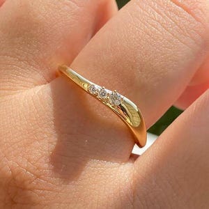 Curved Round Accents Round Moissanite Diamond Band Compatible as a Matching Wedding Band for Engagement Rings | Minimalist Contour Band