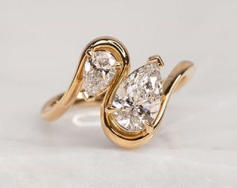 Anillo de compromiso Art Déco &quot;Toi Et Moi&quot; de 1,65 quilates con diamantes cultivados en laboratorio en talla pera, oro amarillo macizo de 14 k, solitario de 3 mm, anillo &quot;You N Me&quot; para ella.