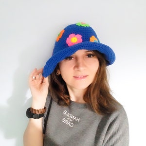 Crochet flower bucket hat, couple gift, gift for her, crochet bucket hat, crochet accessories, crochet summer hat, flower hat, festival hat