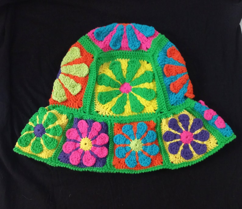 Custom order, big crochet daisy flower bucket hat, couple gift, gift for her, crochet bucket hat, crochet accessories, crochet summer hat zdjęcie 1