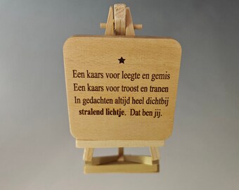 Ezeltje + Hout gegraveerde gedenkplaat.