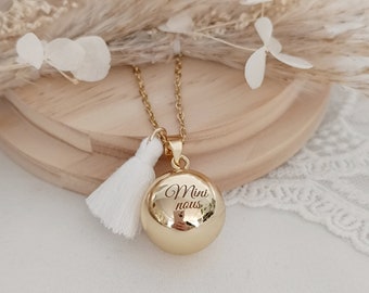 Gold or silver pregnancy bola with engraved ball. Pregnant woman necklace