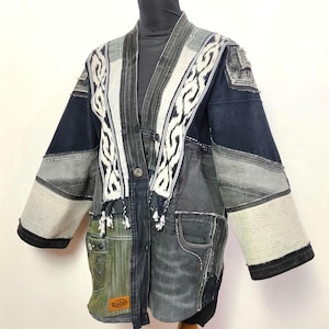 Veste kimono en denim noir et gris avec textile tissé à la main, veste noire upcyclée