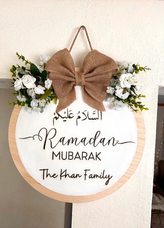 Ramadan Mubarak hanging front door sign Wreath outdoor porch Salaam Welcome Muslim Islamic laser engraved wood floral personalised home gift