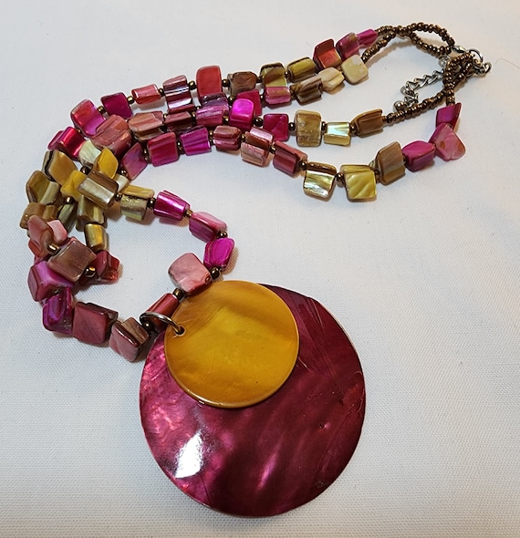 Dyed Shell Necklae - image 2