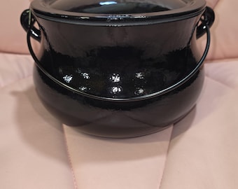 4 Quart Enamel Coat Cast Iron Cauldron