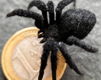 Miniature Spider: Flock Coated Doll Accessory for Blythe, 1/6 & 1/12 Scale
