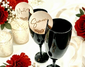Gepersonaliseerde houten wijnglashanger, gegraveerd naamkaartje voor de bruiloft, gepersonaliseerd gastnaamkaartje, tafeldecoratie, feestdecoratie