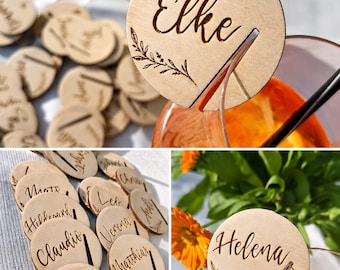 Ciondoli personalizzati in legno di betulla per bicchieri da vino: decorazioni per la tavola di matrimoni e feste.