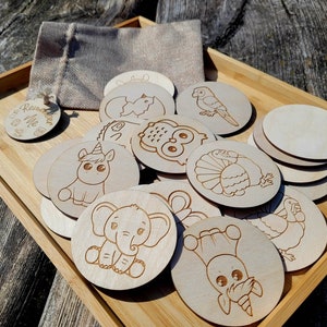 Juego de memoria con animales. 10 y 10 naipes de madera grabados, ideales para una caja regalo para niños, un regalo de cumpleaños o una bonita sorpresa