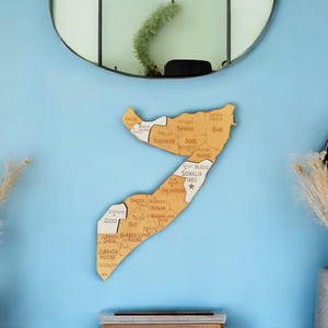 Mapa del mundo de madera, mapa de Somalia, mapa con chinchetas, arte mural islámico, mapa africano, decoración de pared única sobre la cama, regalo para Ramadán, Somalia