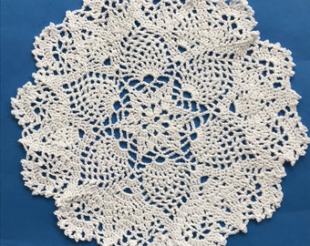 Häkelspitze, Deckchen, Weiß, Baumwolle, Durchmesser 23 cm