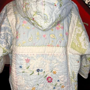 Quilt Coat Fleur | Upcycled Patchwork Hoodie, Floral Embroidery, Artisan Textile Art (S/M)