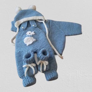 Handgefertigtes Merino Wolle Baby Strick-Set: Hose, Booties, Jacke & Mütze