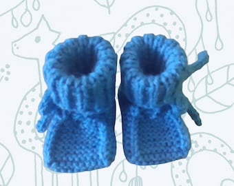Knitted Baby Booties , Soft Sole Crib Shoes ,Newborn Gift for Boy or Girl