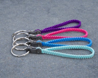 handmade keychain (purple pink light blue aqua) with real chain link of a bicycle chain, pendant + chain link, macrame, eBike
