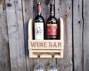 Estante de vinoteca de madera natural: soporte de pared para botellas y copas