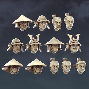 Könnte beinhalten: Eine Sammlung von zwölf beigefarbenen Miniatur-Samurai-Köpfen, jeder mit unterschiedlichen Gesichtsausdrücken und Kopfbedeckungen. Die Köpfe weisen verschiedene Helme auf, darunter konische Hüte und traditionelle Samurai-Helme. Die Sammlung ist vor einem dunklen Hintergrund angeordnet.
