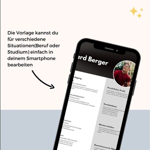 Pu&ograve; includere: Un modello di curriculum vitae in bianco e nero visualizzato sullo schermo di uno smartphone. Il modello include una foto del profilo, informazioni di contatto, esperienza lavorativa e competenze. Il testo "ard Berger" &egrave; visibile nella parte superiore dello schermo.