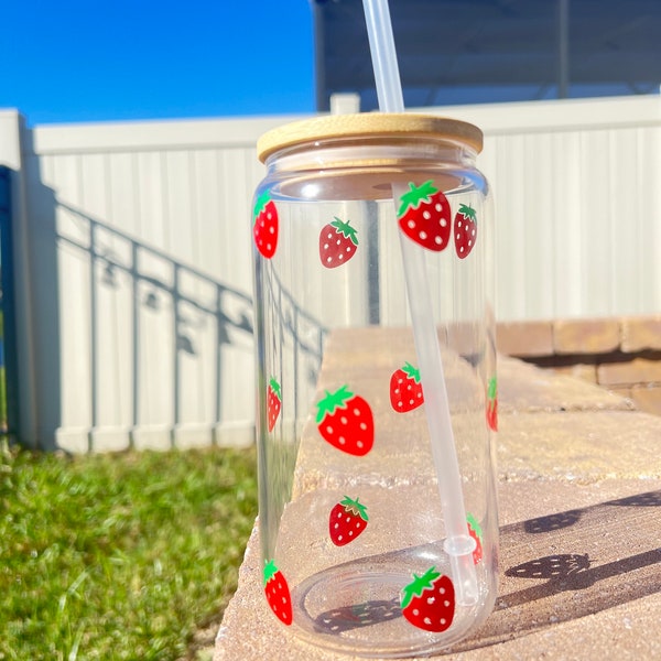 Strawberry design cup-16 oz beer cup-strawberry pattern Coffee or tea Cup-Glass Jar-glass jar with bamboo lid-glass cup with straw