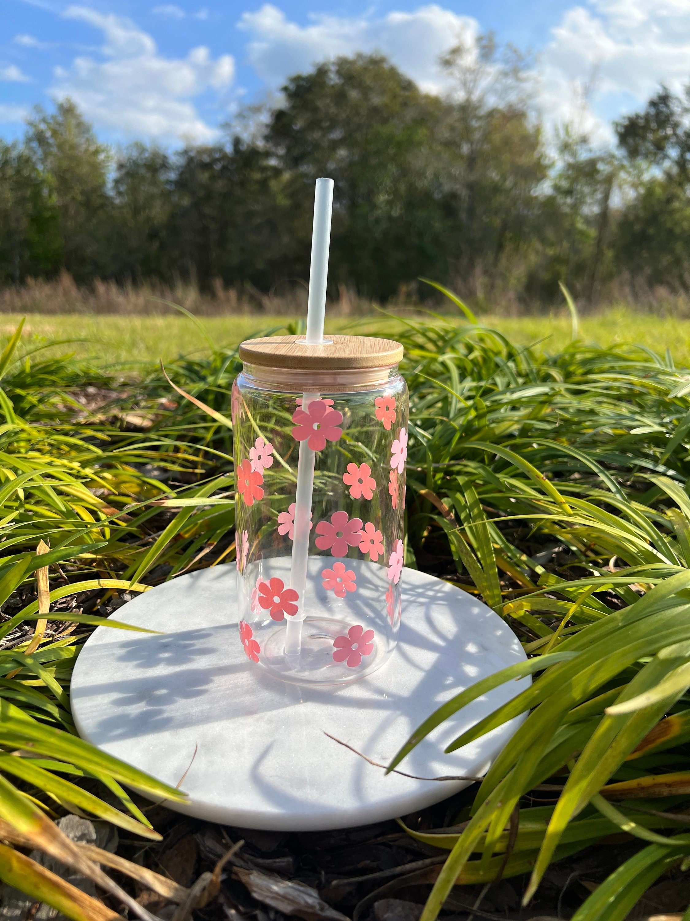GSPY Daisy Aesthetic Cups, Iced Coffee Cup, Cute Glass Cups  with Lids and Straws - Iced Coffee Glasses, Flower Mug Glass Cup, Glass  Tumbler - Birthday, Christmas Gifts for Women