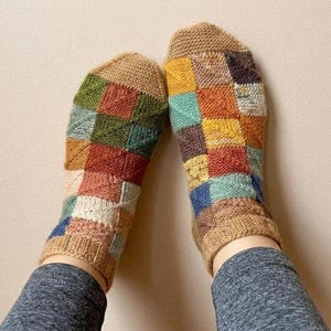 Modèle de tricot de chaussettes patchwork PDF, tutoriel de chaussettes en tricot colorées (téléchargement numérique)