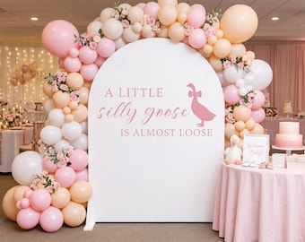 Sticker A Silly Goose Is Almost Loose, bord vintage achtergrond babyshower, kinderliedje feest vinyldecor