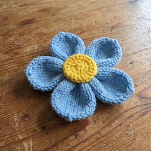 Easy Knitted Flower Pattern, Beginner Friendly (PDF Pattern)