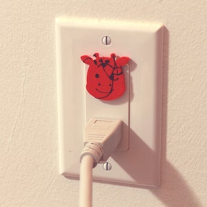 Cute Animal Giraffe Power Outlet Safety Cover For Canada/US/Japan/Mexico Red