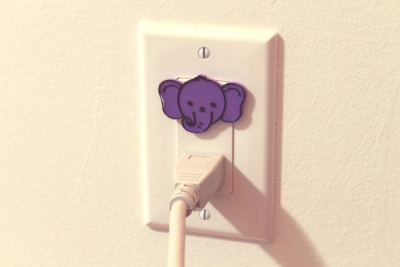 Schattige Animal Elephant Power Outlet Safety Cover voor Canada / VS / Japan / Mexico Paars