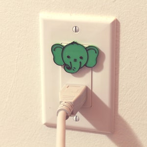 Schattige Animal Elephant Power Outlet Safety Cover voor Canada / VS / Japan / Mexico Groen