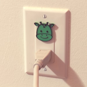 Cute Animal Giraffe Power Outlet Safety Cover For Canada/US/Japan/Mexico Green