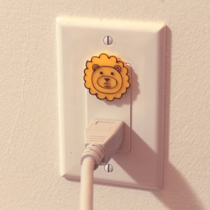 Cute Animal Lion Power Outlet Safety Cover For Canada/US/Japan/Mexico Yellow