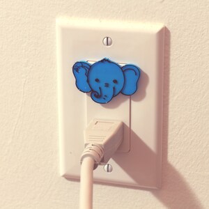 Schattige Animal Elephant Power Outlet Safety Cover voor Canada / VS / Japan / Mexico Blauw