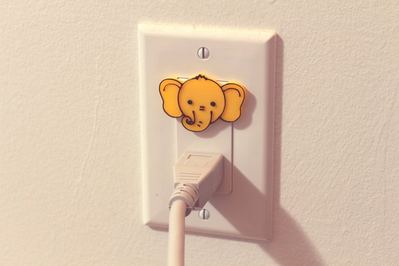Schattige Animal Elephant Power Outlet Safety Cover voor Canada / VS / Japan / Mexico Geel