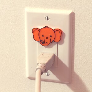 Schattige Animal Elephant Power Outlet Safety Cover voor Canada / VS / Japan / Mexico Oranje