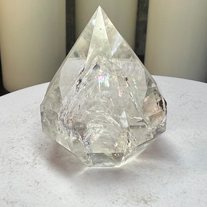 High Quality Rainbow Flash Clear Quartz Diamond Carving