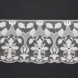 Fleur de Lys and Crown Lace, Liturgical image 2