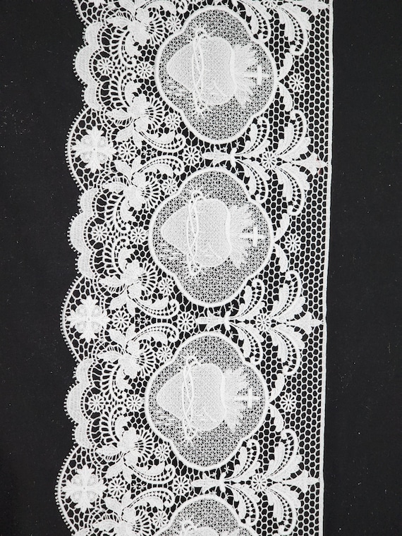 Lanciano Lace With Sacred Heart of Jesus, Liturgical Lace