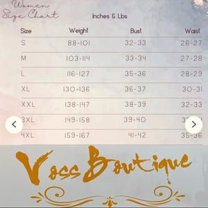 Puede incluir: Una tabla de tallas para mujeres con medidas en pulgadas y libras. La tabla incluye tallas de la S a la 4XL, con las medidas correspondientes de peso, busto y cintura. El logotipo de Voss Boutique est&aacute; en la parte inferior.