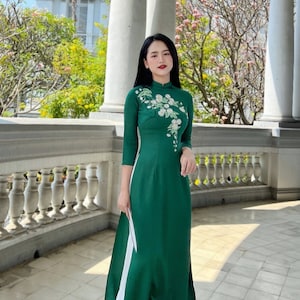 Dark green velvet Traditional Vietnamese Wedding Ao Dai with