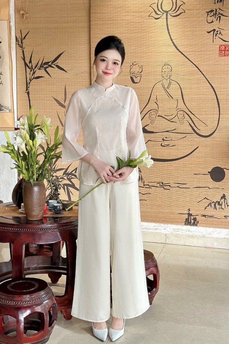 Do lam di chua, do bo phat tu/creamy white silk pajamas set Vietnamese included pant for temple image 1