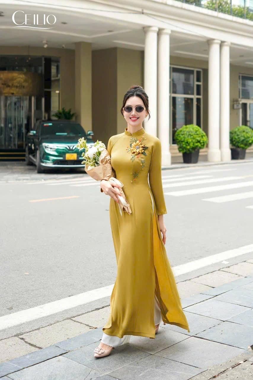 mustard designer dress Yellow C/MEO COLLECTIVE blue denim View our store here! question Size:M (Misses 8-10) Formal dresses