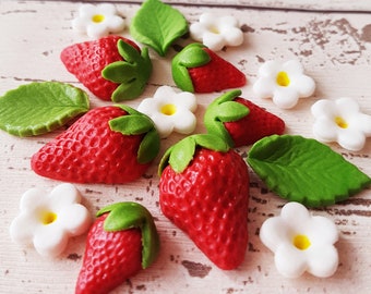 40 x Fondant Sugar Strawberries Flowers Leaves Cake/Cupcakes Toppers