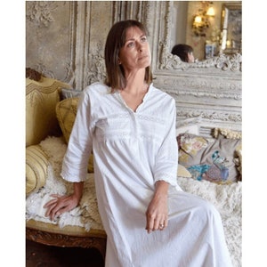 100% pure cotton women iconic white long sleeves nightgown Victorian sleepwear nightdress, boho nightie