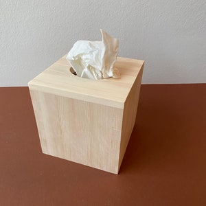 Scatola per fazzoletti di pino