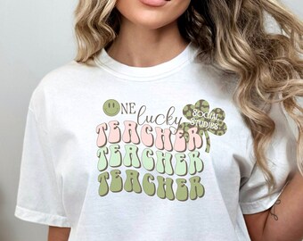 Retro Teacher St. Patricks Day T-Shirt Shamrock Elementary School Teacher Shirt Gift for Her Vintage Oversized Crewneck Tee Custom Subject