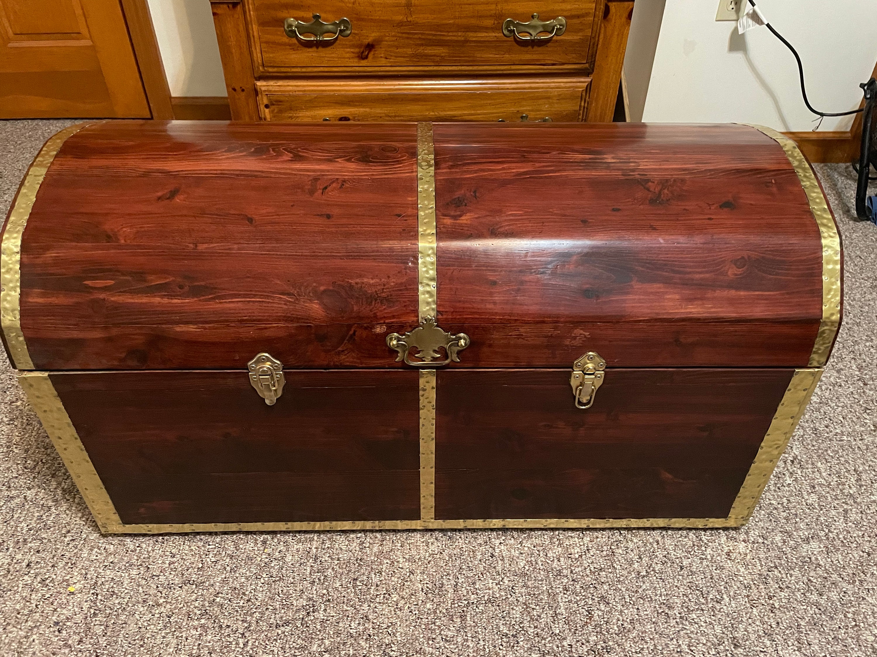 Cedar chest trunk deals