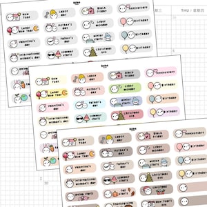 Pode incluir: Três folhas de autocolantes para planeador com vários temas de feriados e eventos. Cada autocolante apresenta uma pequena ilustração e texto, incluindo "Ano Novo", "Dia dos Namorados" e "Aniversário". Os autocolantes são em cores pastel.